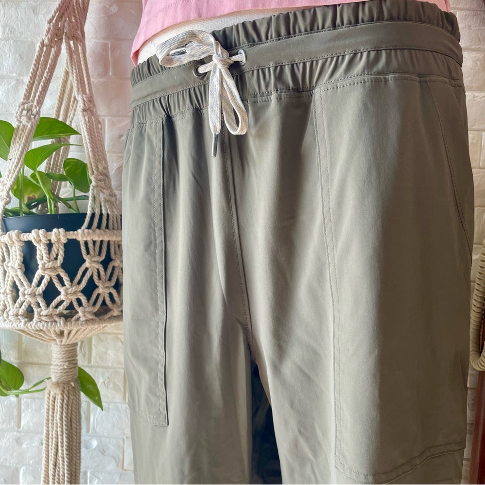 SOLD vuori Miles Jogger in Green Size Large - Picture 8 of 16
